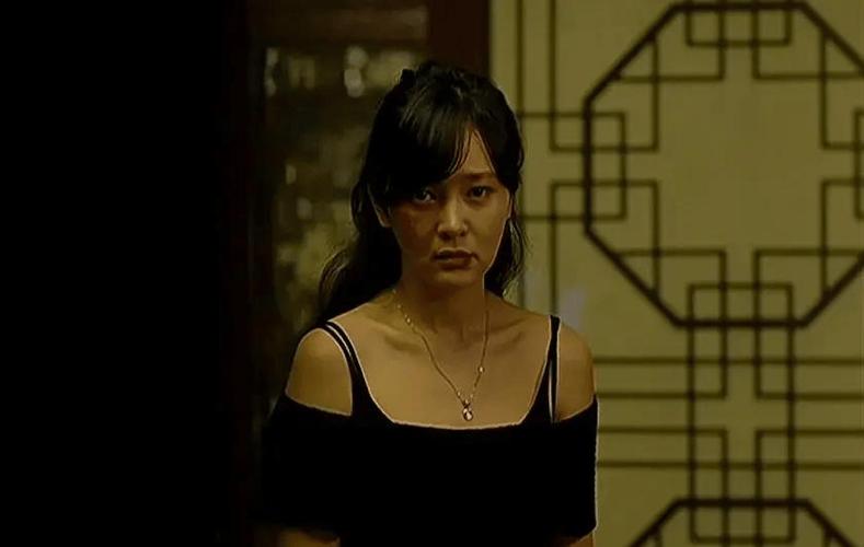 操美女同桌的相关介绍