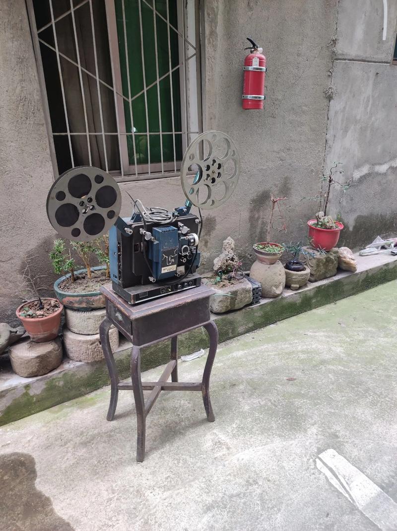 酒店开房操人妻 在线播放的相关介绍