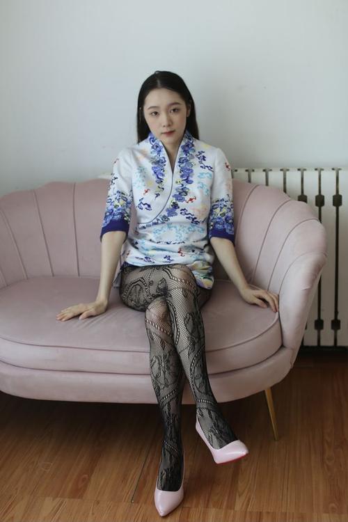 诱惑的女秘书的相关介绍