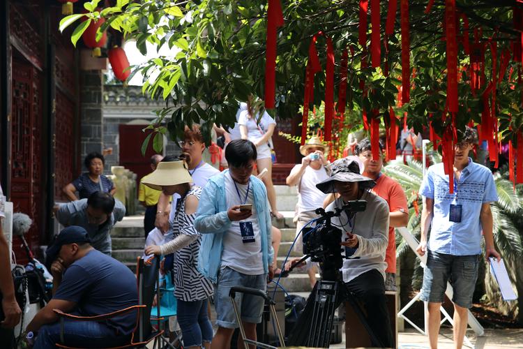亚洲老熟妇av的相关介绍