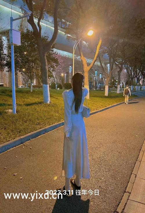 一边亲一边摸的免费版的相关介绍