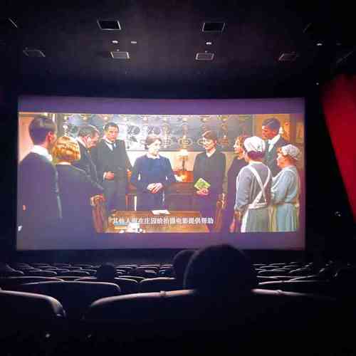 一边亲上面一边摸下面的的相关介绍