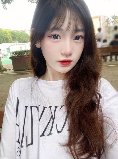 大胸美女毛片的相关介绍