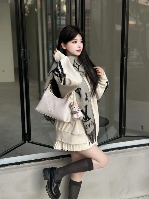 av少妇黑丝的相关介绍