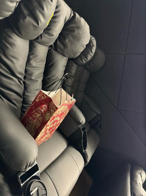 超碰少妇av的相关介绍