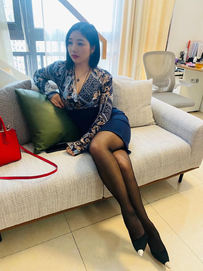 jjzzjjzz亚洲成熟少妇的相关介绍