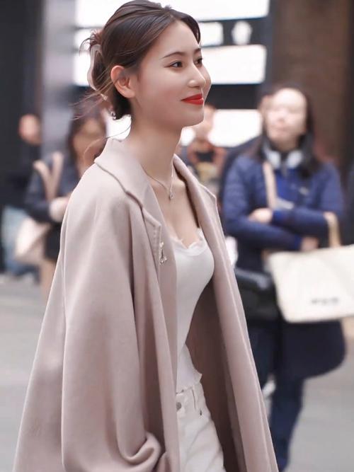 老师扒开让我操的相关介绍