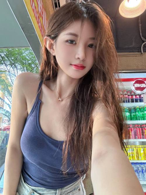 大胸美女毛片的相关介绍