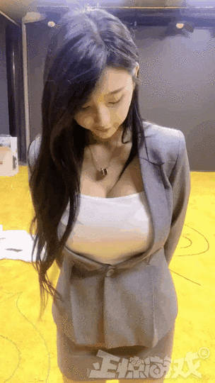 《一边亲一边摸》的相关介绍