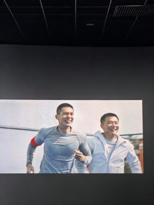 国产黑丝美女在线观看av的相关介绍
