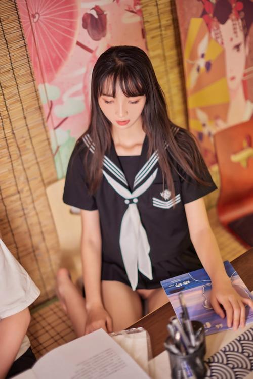 亚洲午夜久久久影院伊人:深夜独享高清影视资源,沉浸式观影体验与经典片单推荐