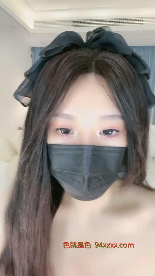 操死白丝美女的相关介绍