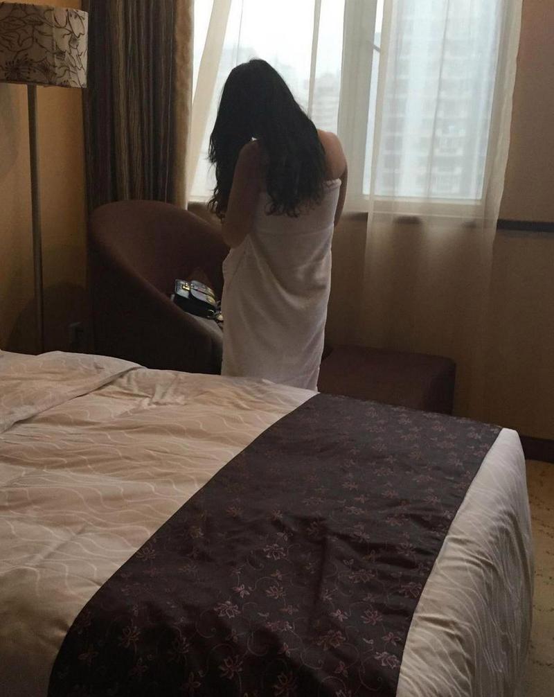 亚洲少妇综合一区的相关介绍