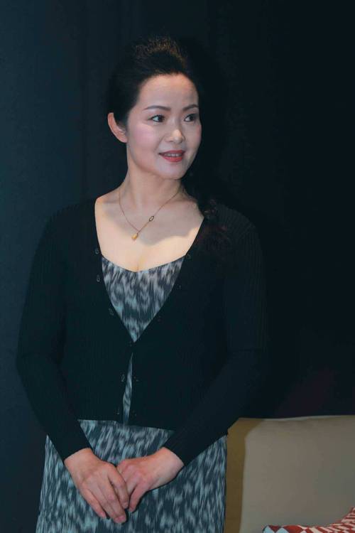 根据您的要求，为您生成一个包含3个长尾关键词的SEO标题：

**熟女少妇国内精品一区二区高清收藏，风韵气质在线观看推荐**

（内含长尾关键词：熟女少妇高清收藏、风韵气质在线、一区二区推荐）